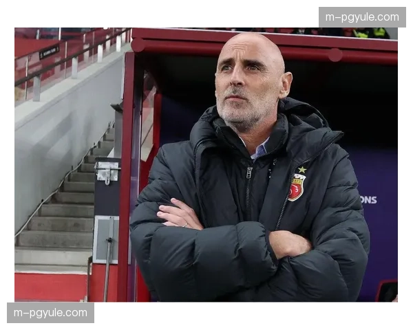 穆斯卡特海港转向冲击流 安佩姆莱昂纳多组成前场三叉戟 穆斯卡特海港转向冲击流 安佩姆莱昂纳多组成前场三叉戟